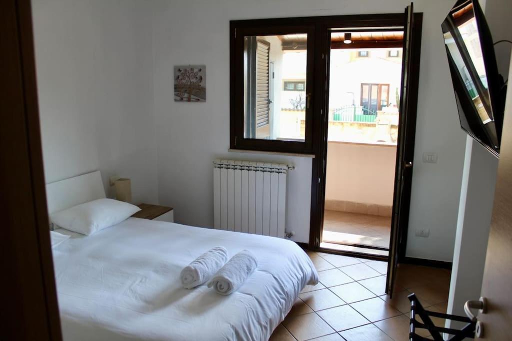Ferienwohnung The Garden House Fco, Self Check In And Free Private Parking Fiumicino Exterior foto