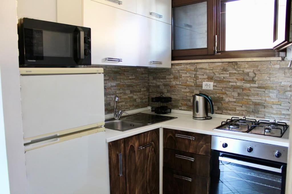 Ferienwohnung The Garden House Fco, Self Check In And Free Private Parking Fiumicino Exterior foto